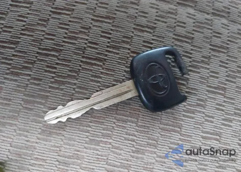 2005 Toyota Tundra Sr5 V8 z USA, uszkodzony, nr VIN 5TBDT44175S466556